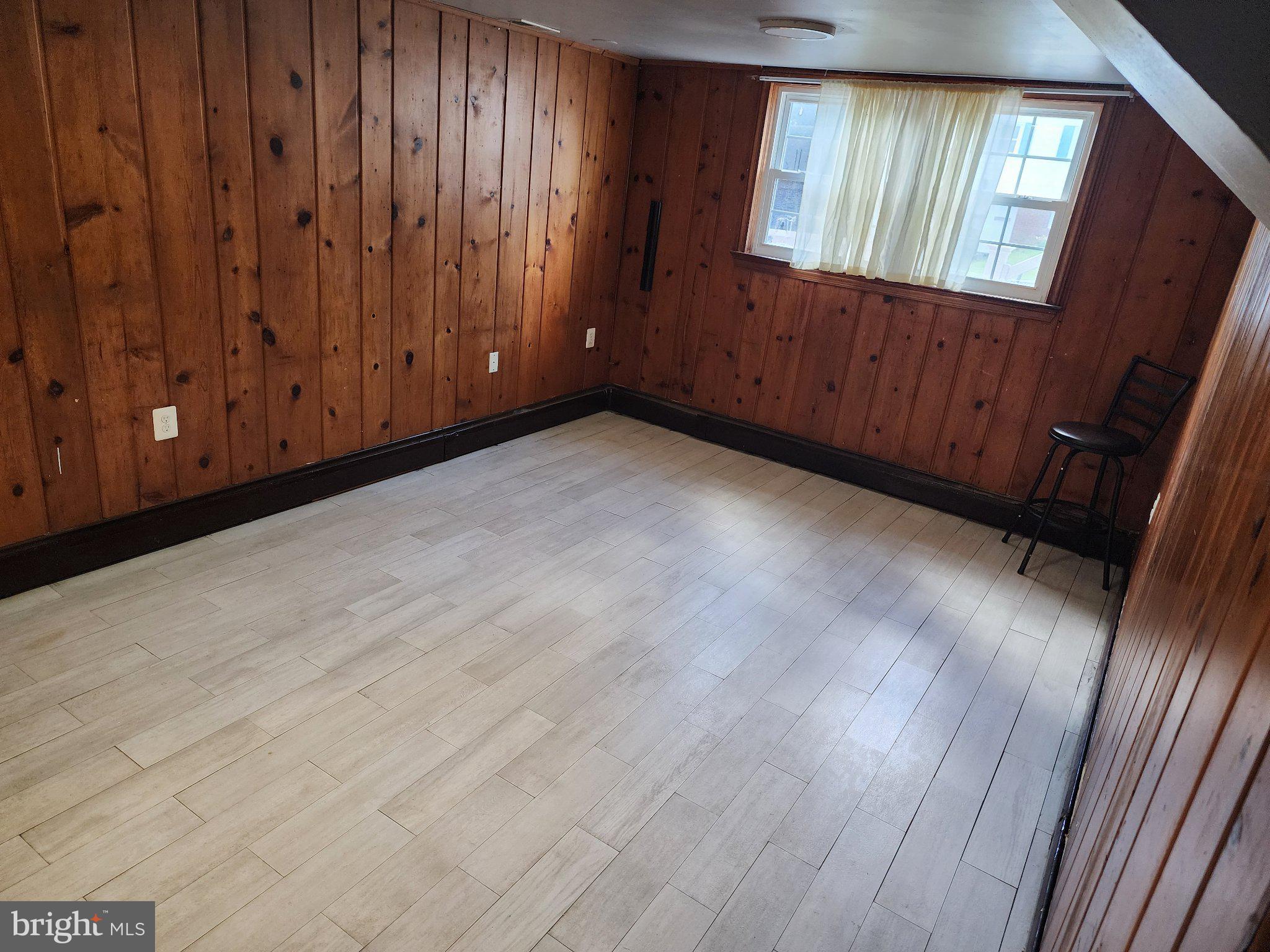 13 Main Street Huntingtown, MD 20639 - Photo 25 of 32 Cozy space with warm wood accents.