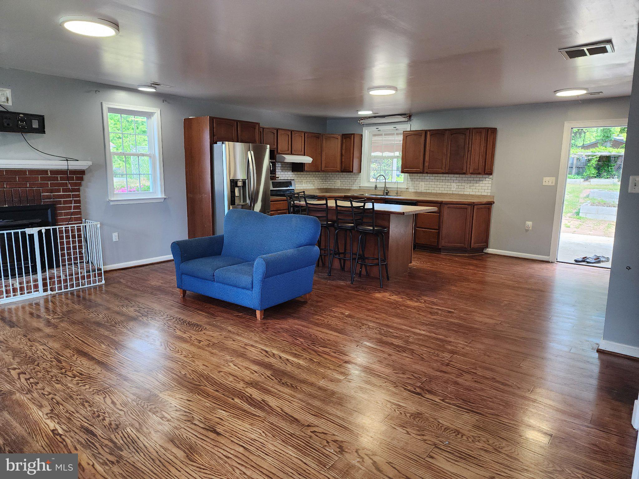 13 Main Street Huntingtown, MD 20639 - Photo 4 of 32 Spacious, inviting open layout.