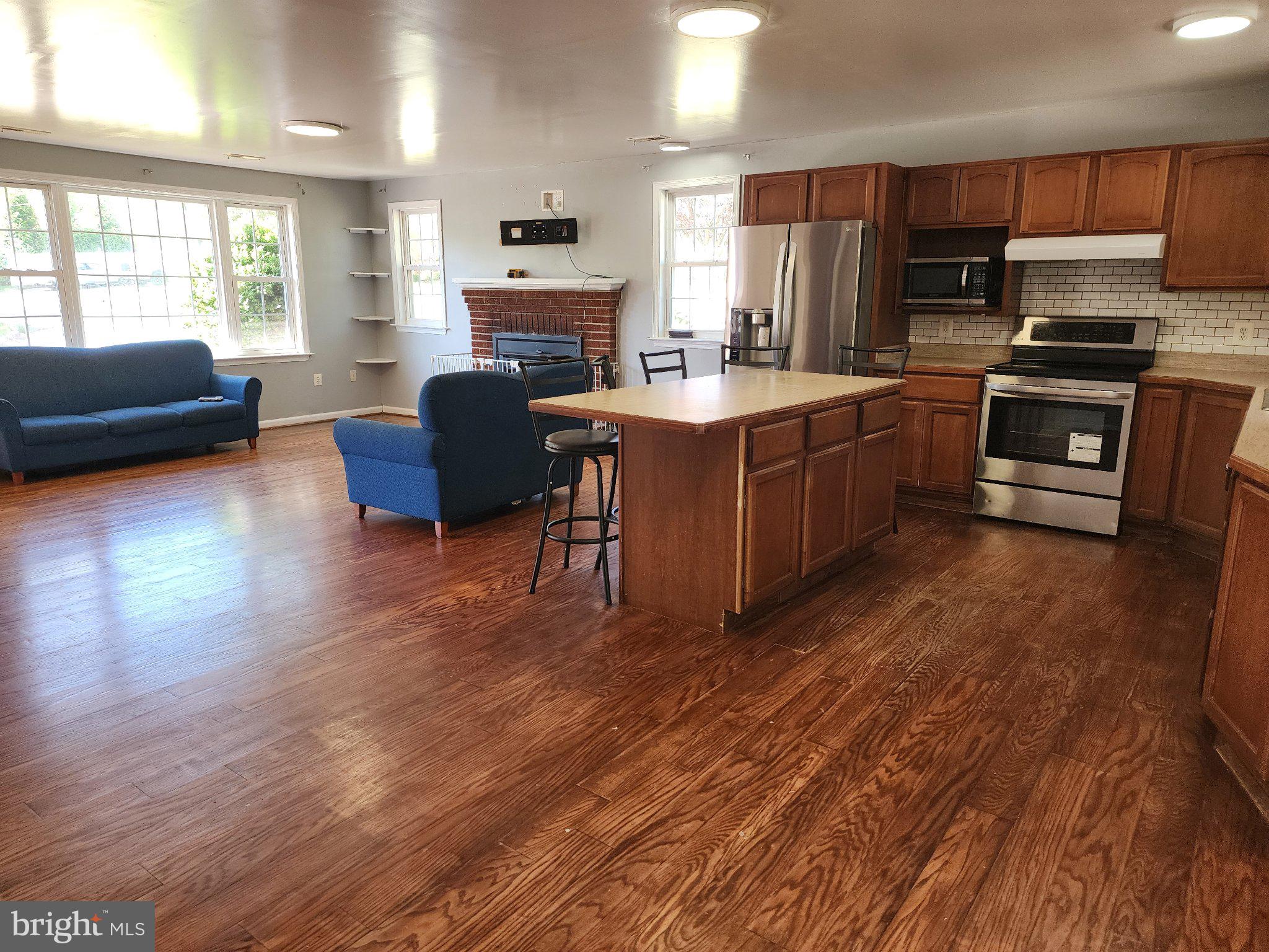 13 Main Street Huntingtown, MD 20639 - Photo 7 of 32 Spacious kitchen with natural light.