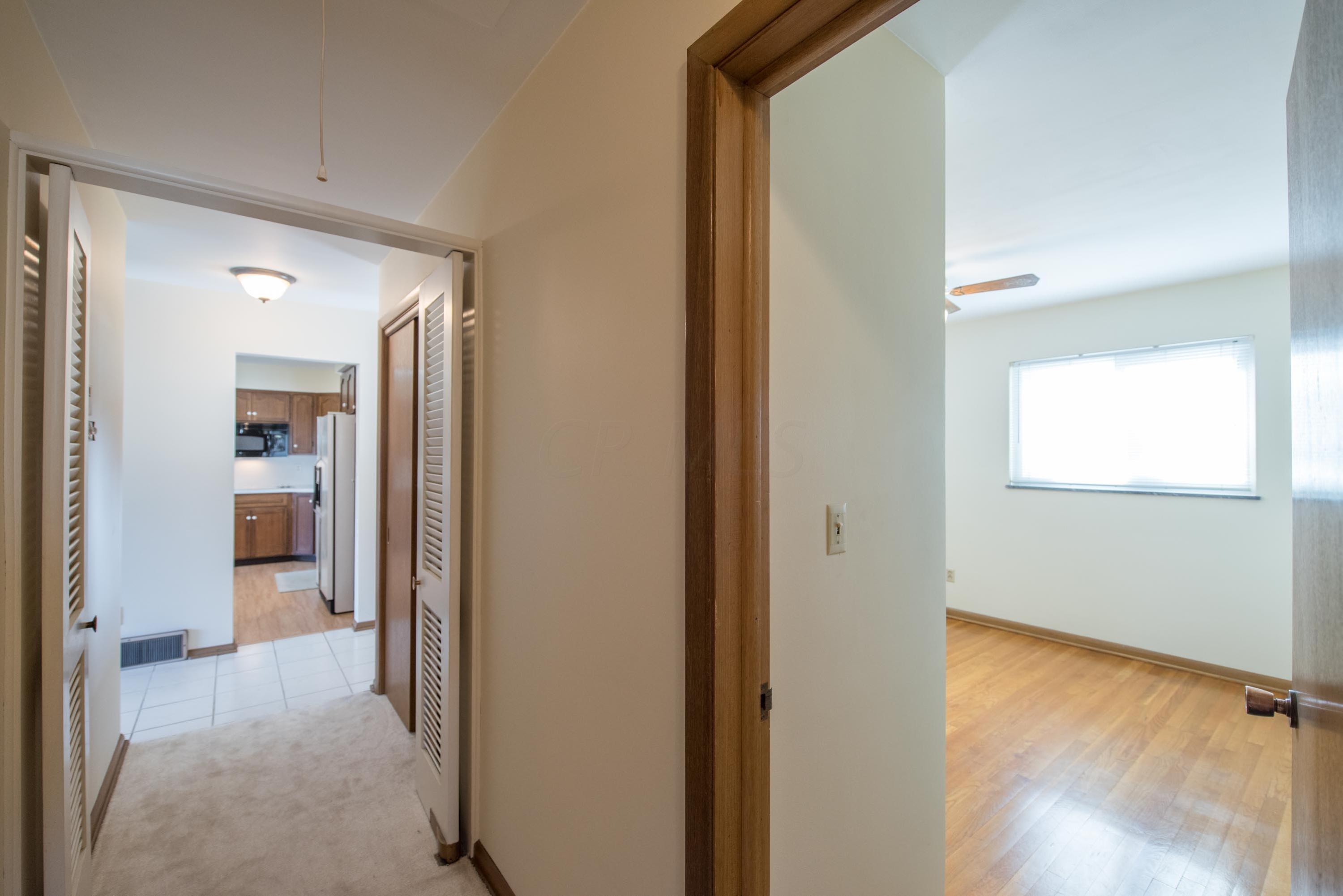 2184 Shoreham Road Upper Arlington, OH 43220 - Photo 15 of 33