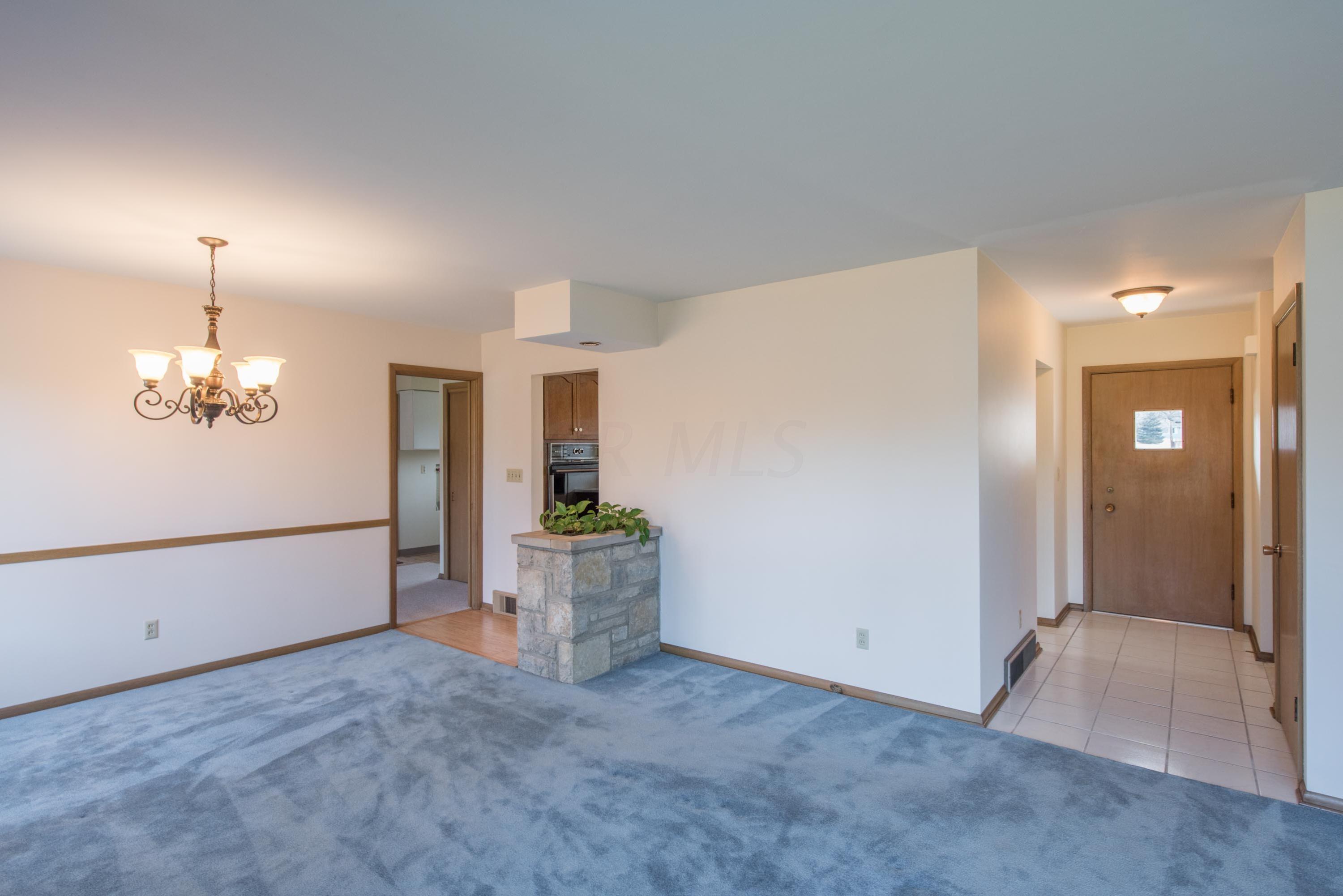 2184 Shoreham Road Upper Arlington, OH 43220 - Photo 5 of 33