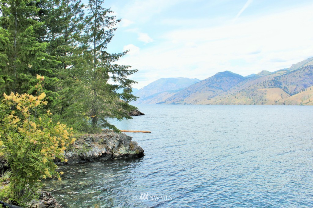 18834 South Lakeshore Road Chelan, WA 98816 - Photo 3 of 15 Gallery Image 3