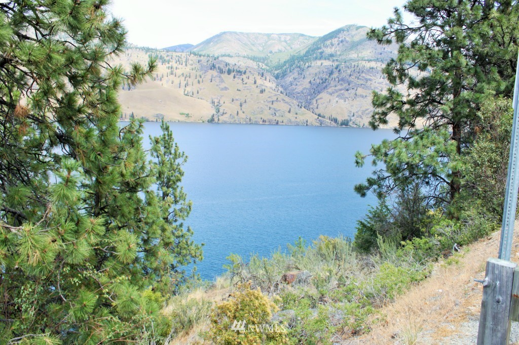18834 South Lakeshore Road Chelan, WA 98816 - Photo 6 of 15 Gallery Image 6