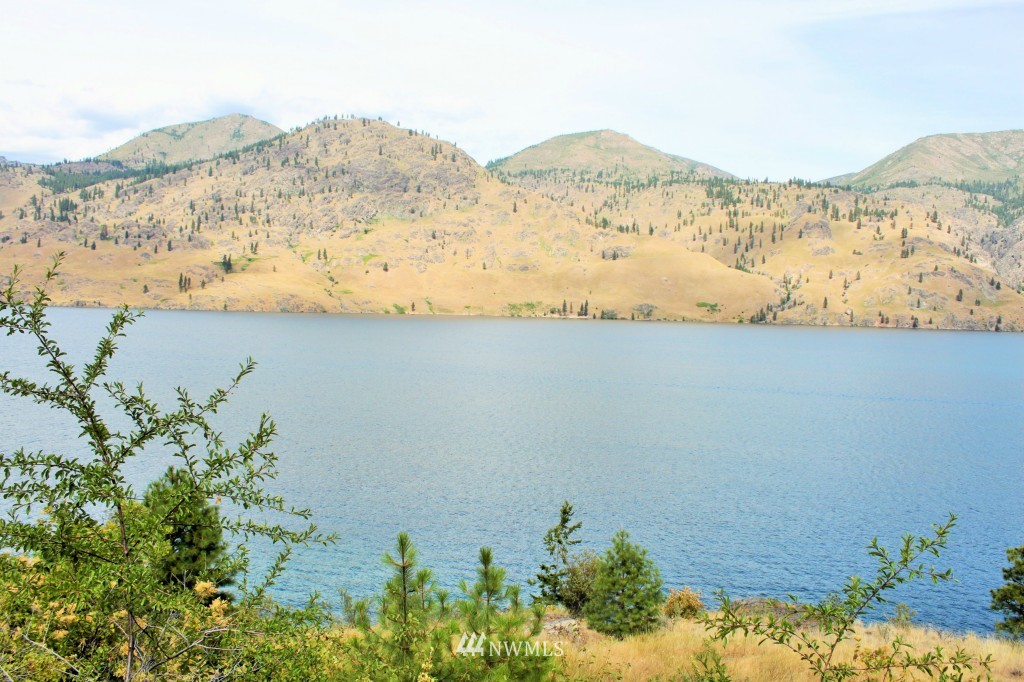 18834 South Lakeshore Road Chelan, WA 98816 - Photo 7 of 15 Gallery Image 7