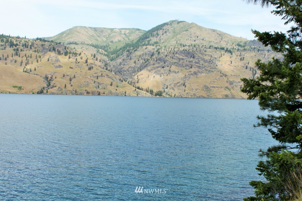 18834 South Lakeshore Road Chelan, WA 98816 - Photo 8 of 15 Gallery Image 8