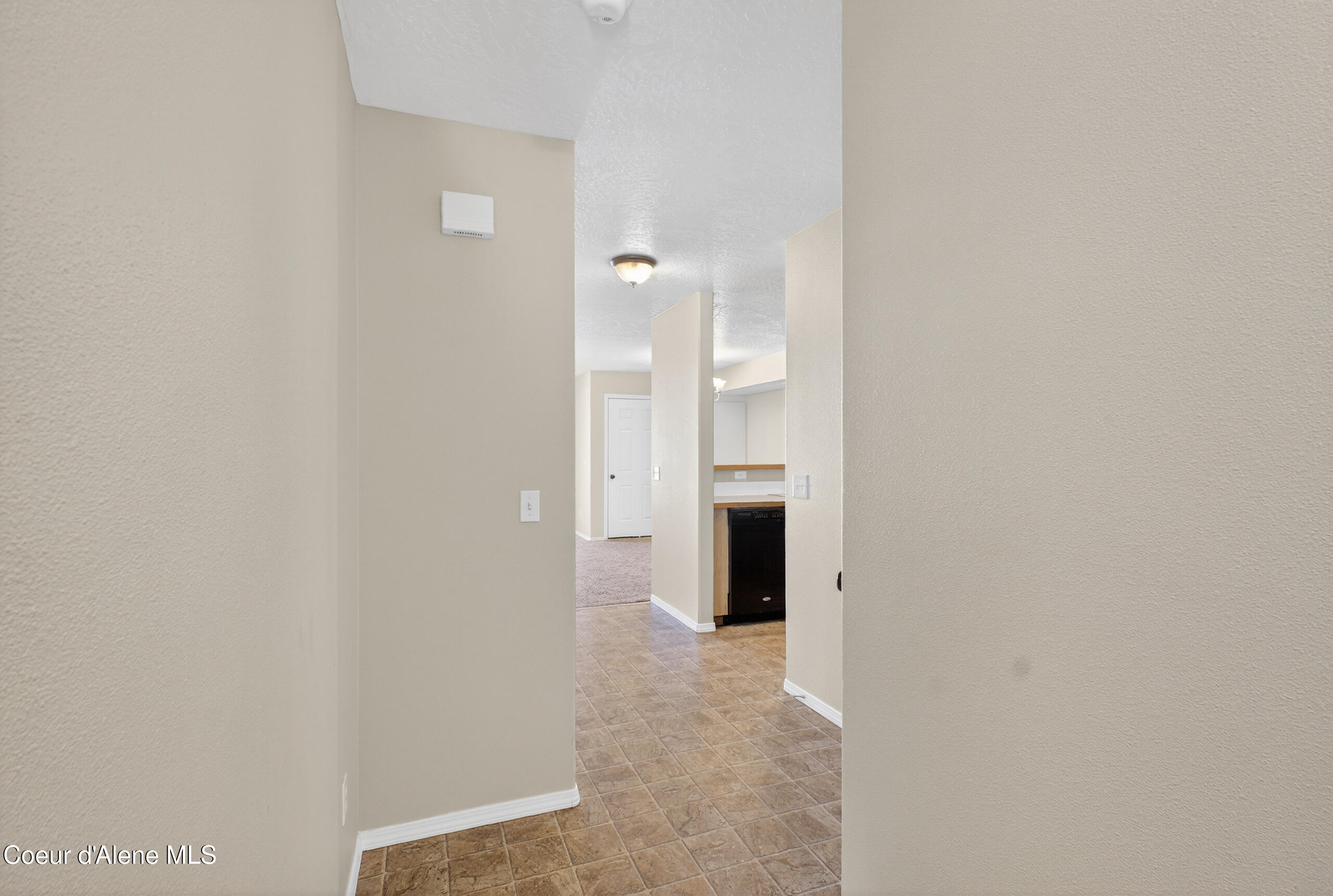 692 Hydra Place, Unit A Post Falls, ID 83854 - Photo 3 of 24 Hallway
