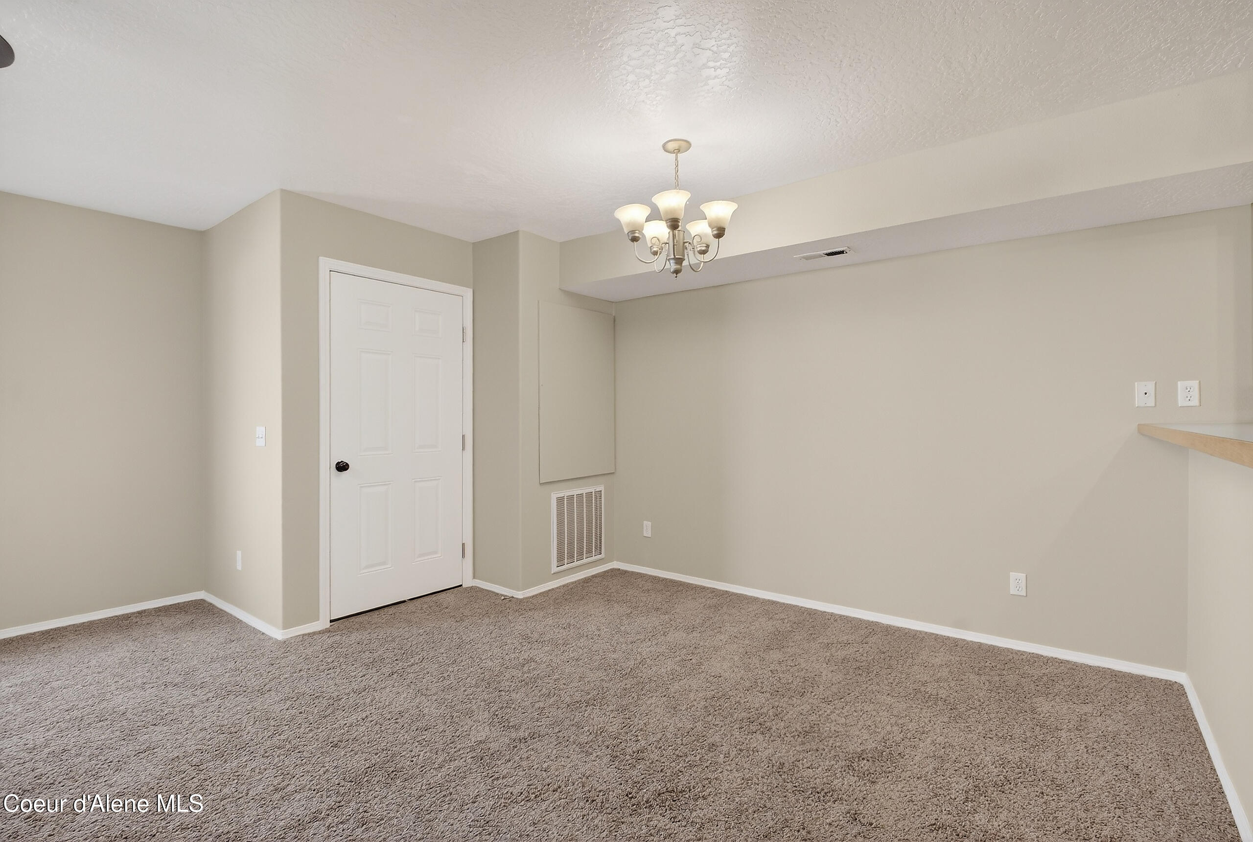 692 Hydra Place, Unit A Post Falls, ID 83854 - Photo 9 of 24 Dining area