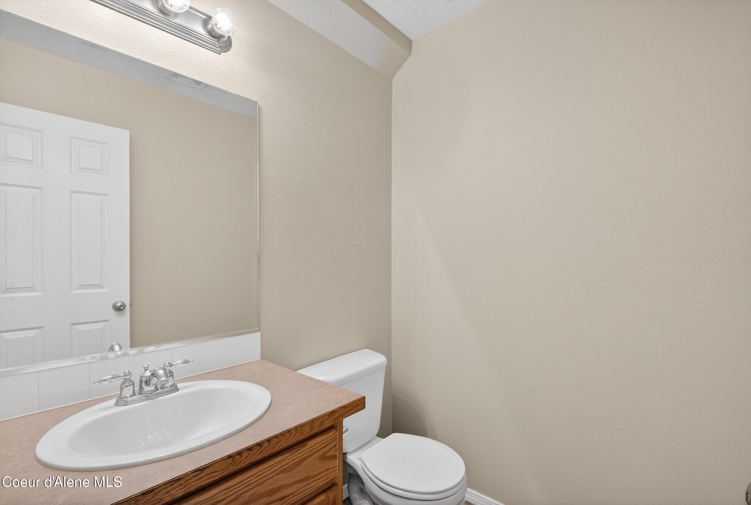 692 Hydra Place, Unit A Post Falls, ID 83854 - Photo 10 of 24 Half bath