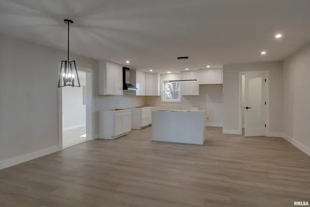 $429,000 | 3700 Harrison Street, Quincy, IL 62305