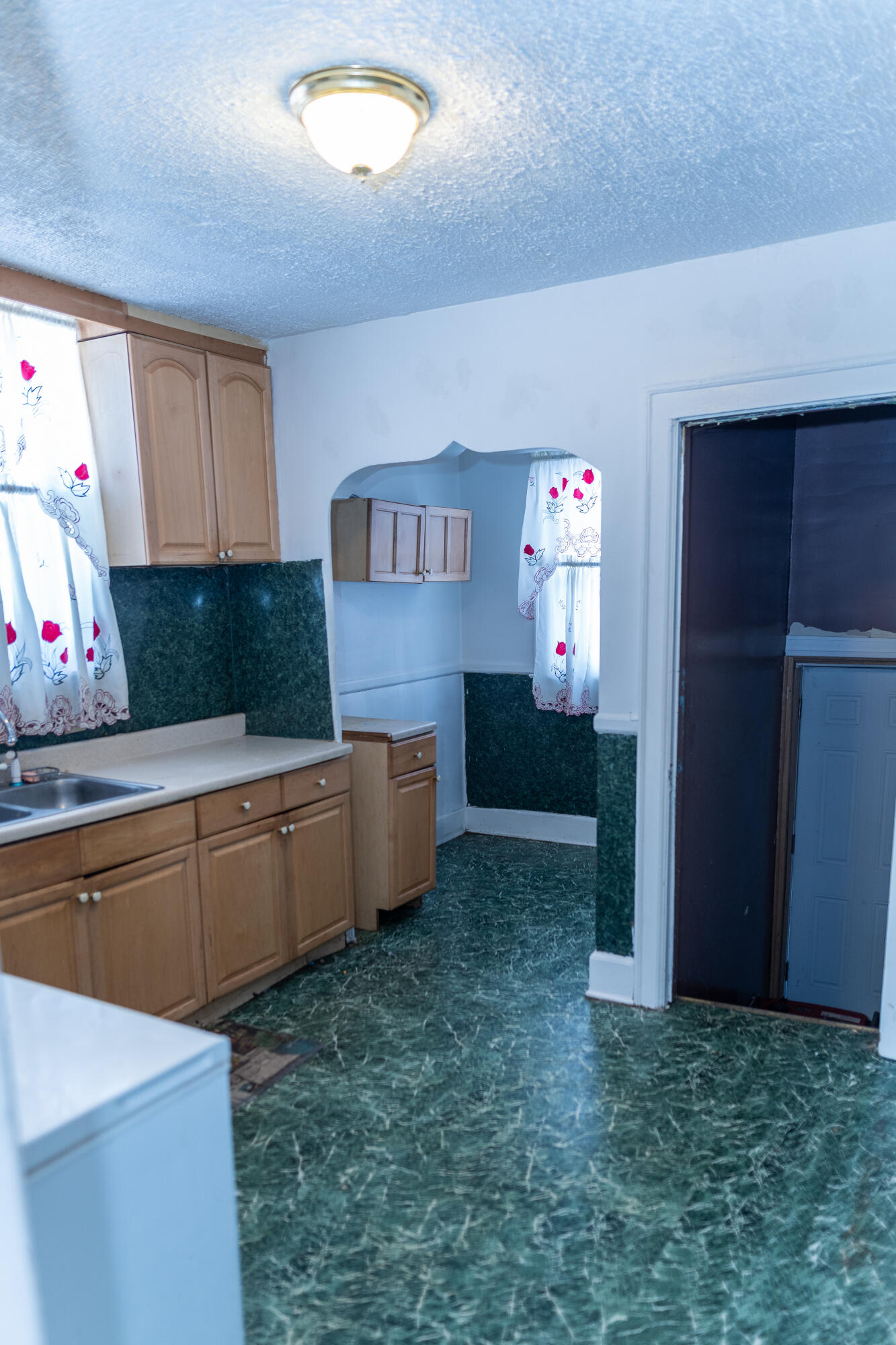 9222 Devonshire Road Detroit, MI 48224 - Photo 11 of 49 DSC08423