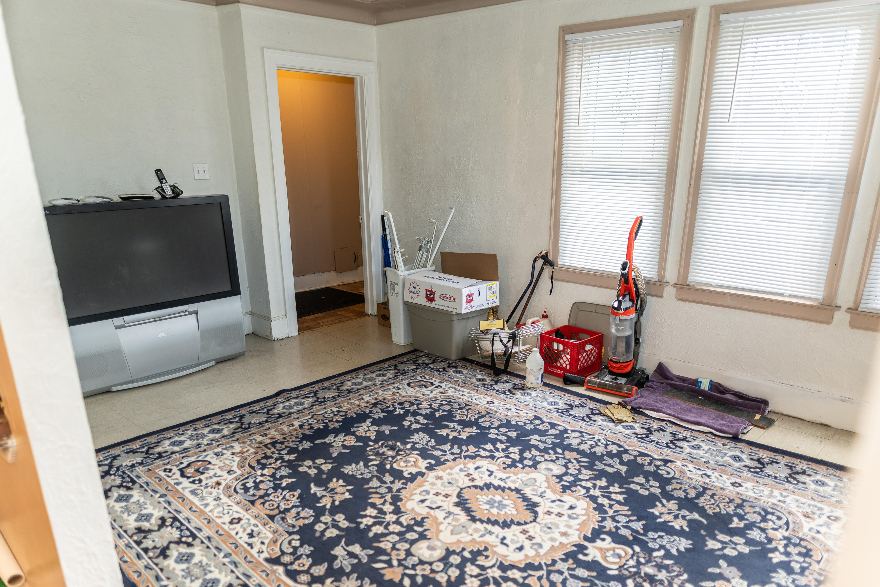 9222 Devonshire Road Detroit, MI 48224 - Photo 4 of 49 DSC08395