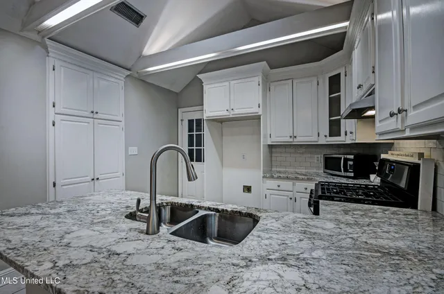 $272,000 | 4021 Brookwood Drive, Flowood, MS 39232