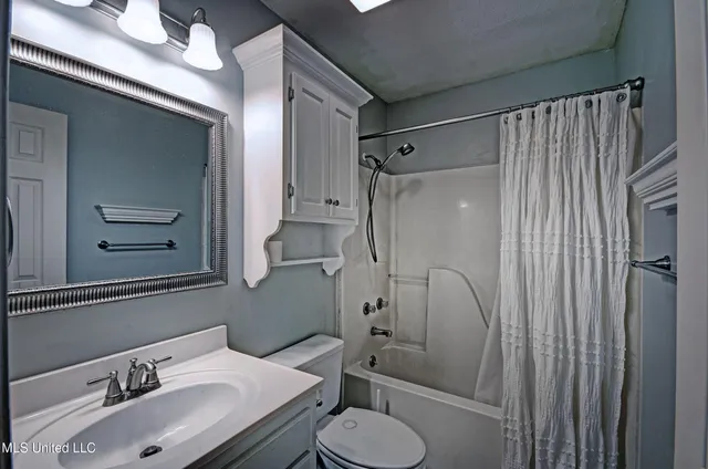 $272,000 | 4021 Brookwood Drive, Flowood, MS 39232