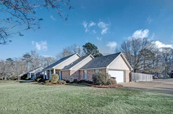$269,000 | 4021 Brookwood Drive, Flowood, MS 39232