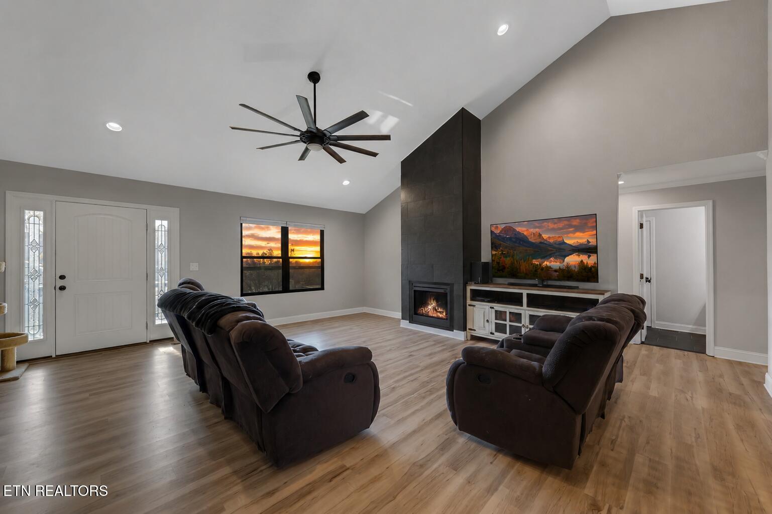 1227 Holston Shores Drive Rutledge, TN 37861 - Photo 9 of 45 Living Room