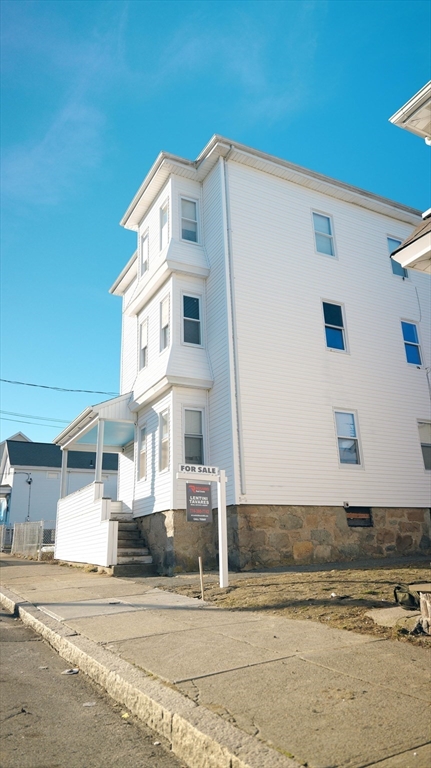 582 Cambridge Street Fall River, MA 02721 - Photo 3 of 22