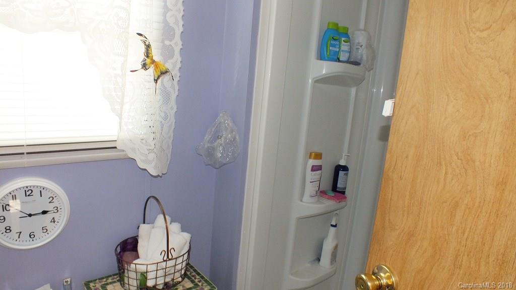 46 Rollins Road Marshall, NC 28753 - Photo 11 of 15 Gallery Image 11