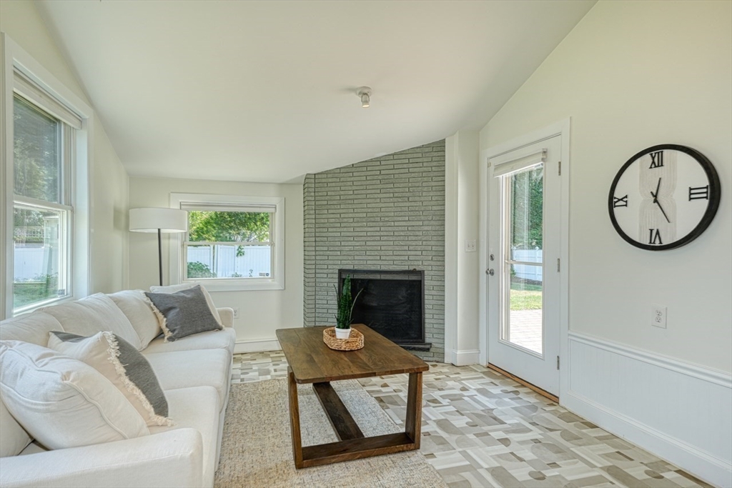 17 Pelham Road Waltham, MA 02453 - Photo 9 of 19 Gallery Image 9