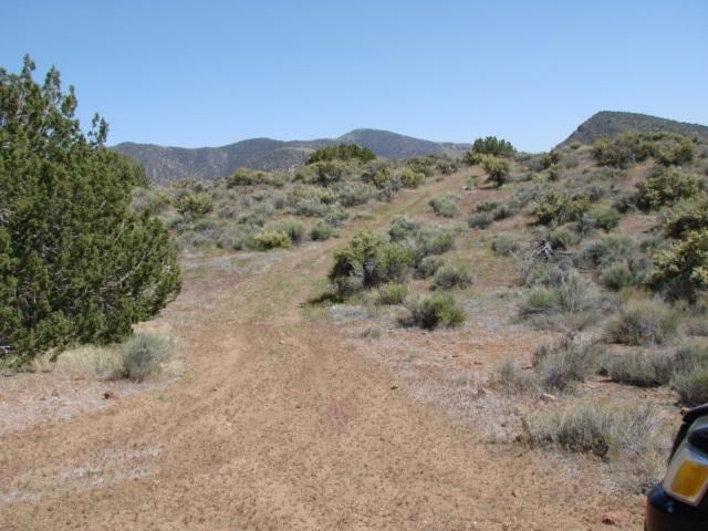 10701 Shumaker Road Tehachapi, CA 93561 - Photo 2 of 8 Gallery Image 2