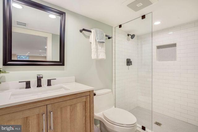 $1,250,000 | 17 East Mason Avenue, Alexandria, VA 22301