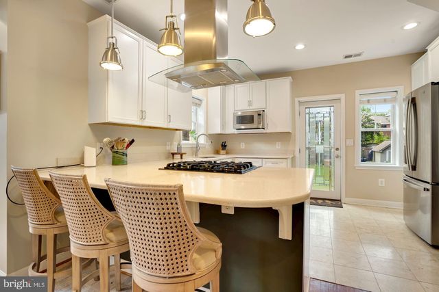 $1,250,000 | 17 East Mason Avenue, Alexandria, VA 22301