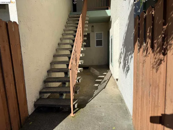 $198,500 | 423 Gregory Lane, Unit 30, Fairfield, CA 94533