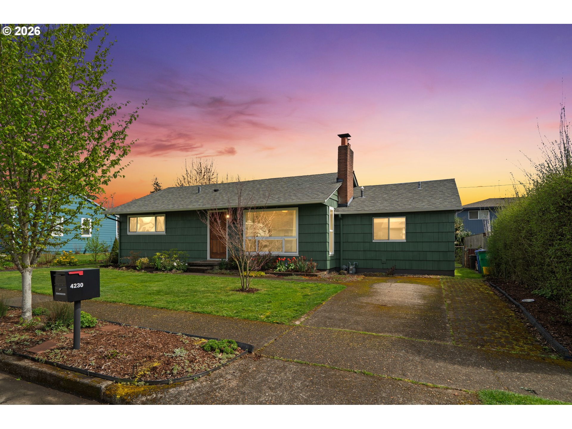 4230 Southeast 103rd Avenue Portland, OR 97266 - Photo 2 of 38