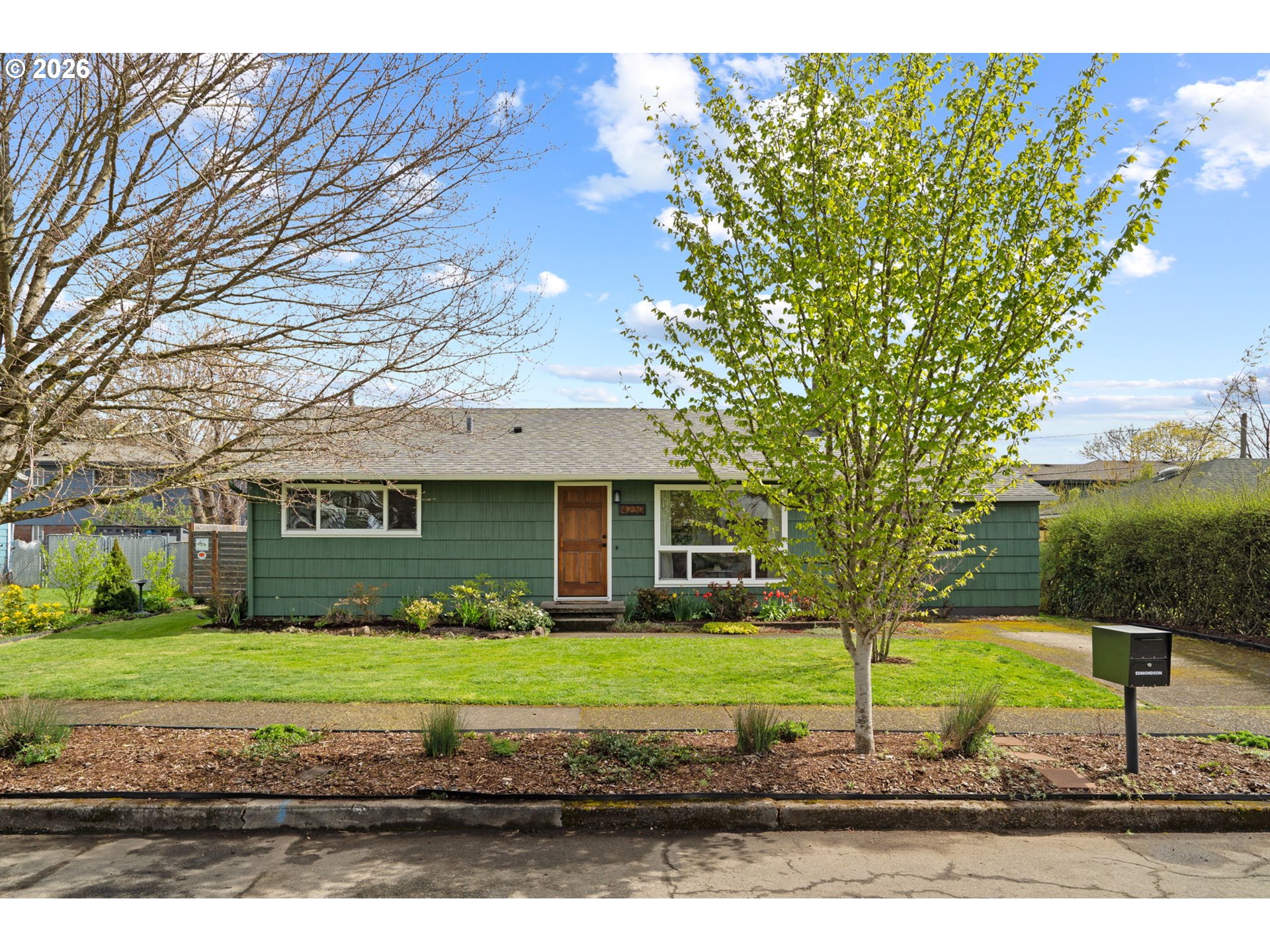 4230 Southeast 103rd Avenue Portland, OR 97266 - Photo 3 of 38