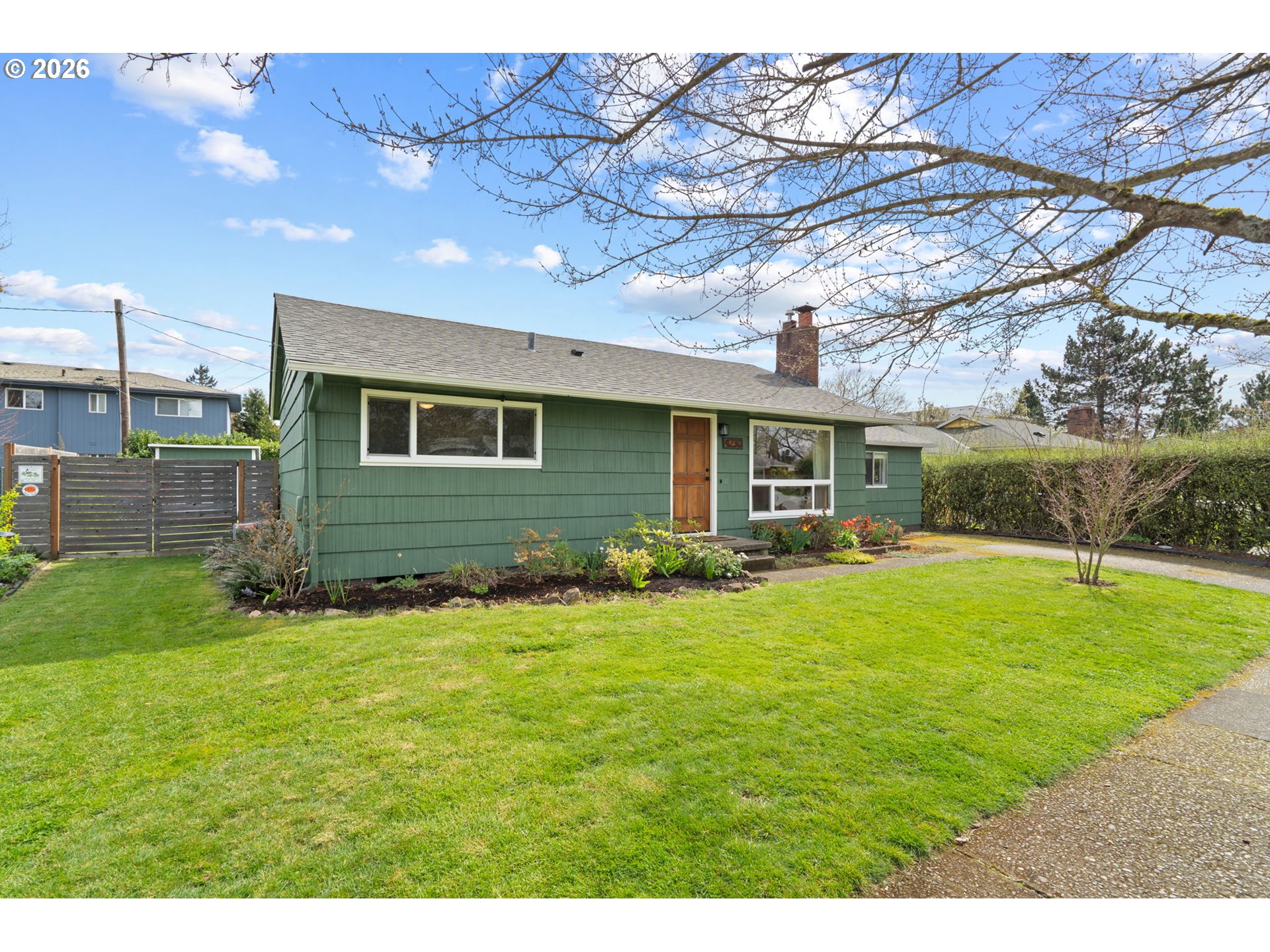 4230 Southeast 103rd Avenue Portland, OR 97266 - Photo 4 of 38