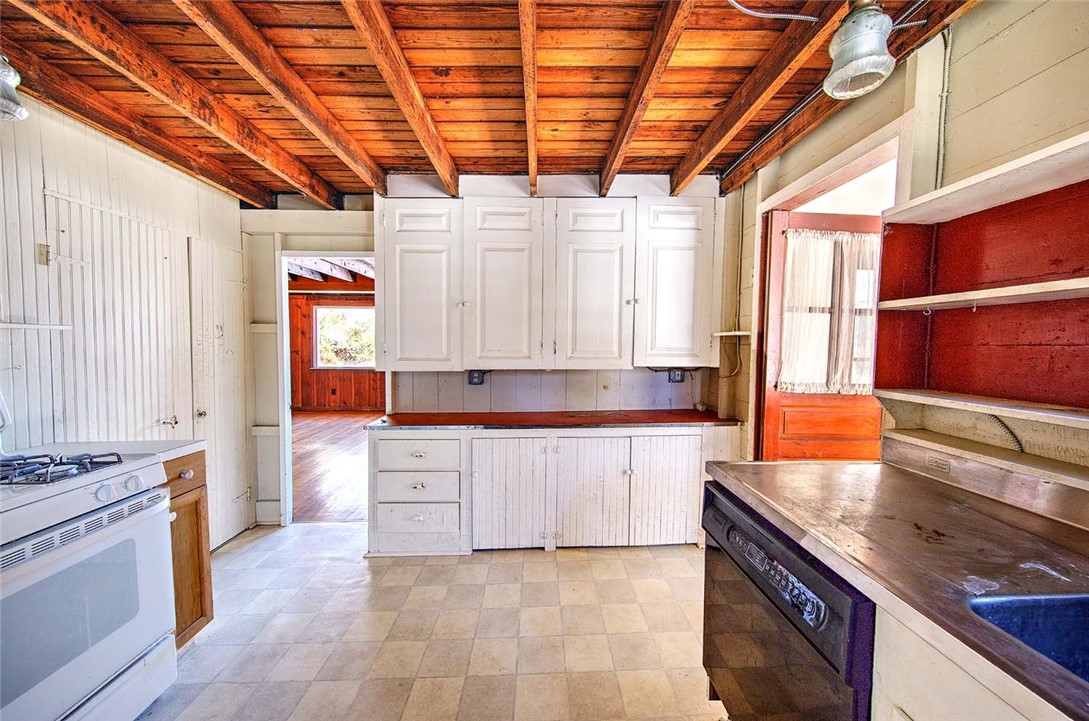 74 Adams Point Road Barrington, RI 02806 - Photo 14 of 38