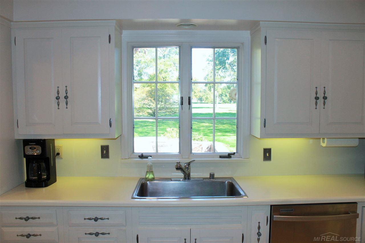 350 Moross Road Grosse Pointe, MI 48236 - Photo 37 of 70 31306320-36.JPG