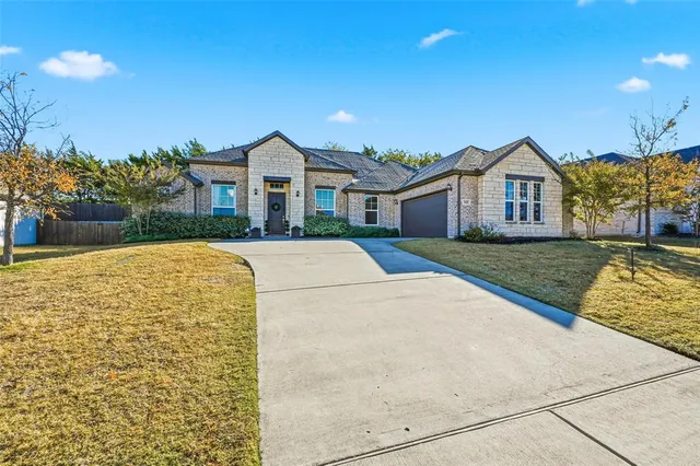 $465,000 | 508 Yorktown Drive, DeSoto, TX 75115