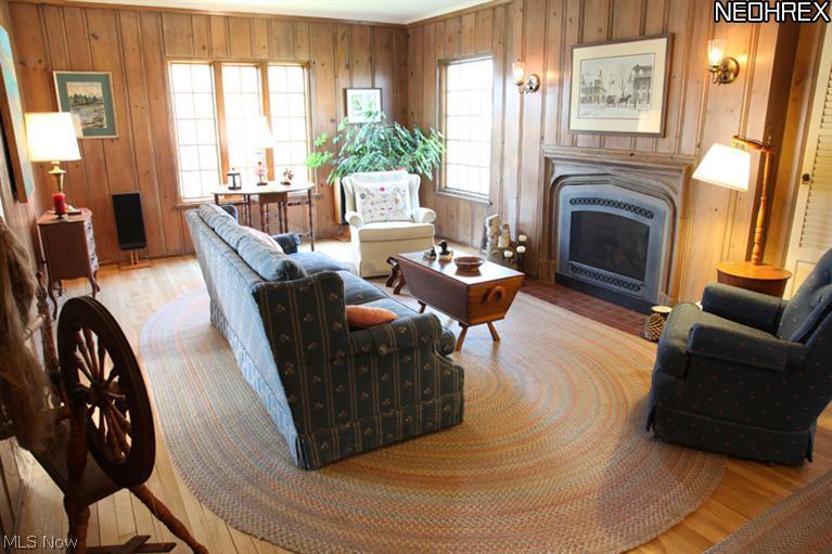 15818 Chadbourne Road Cleveland, OH 44120 - Photo 3 of 23 Paneled Living Room