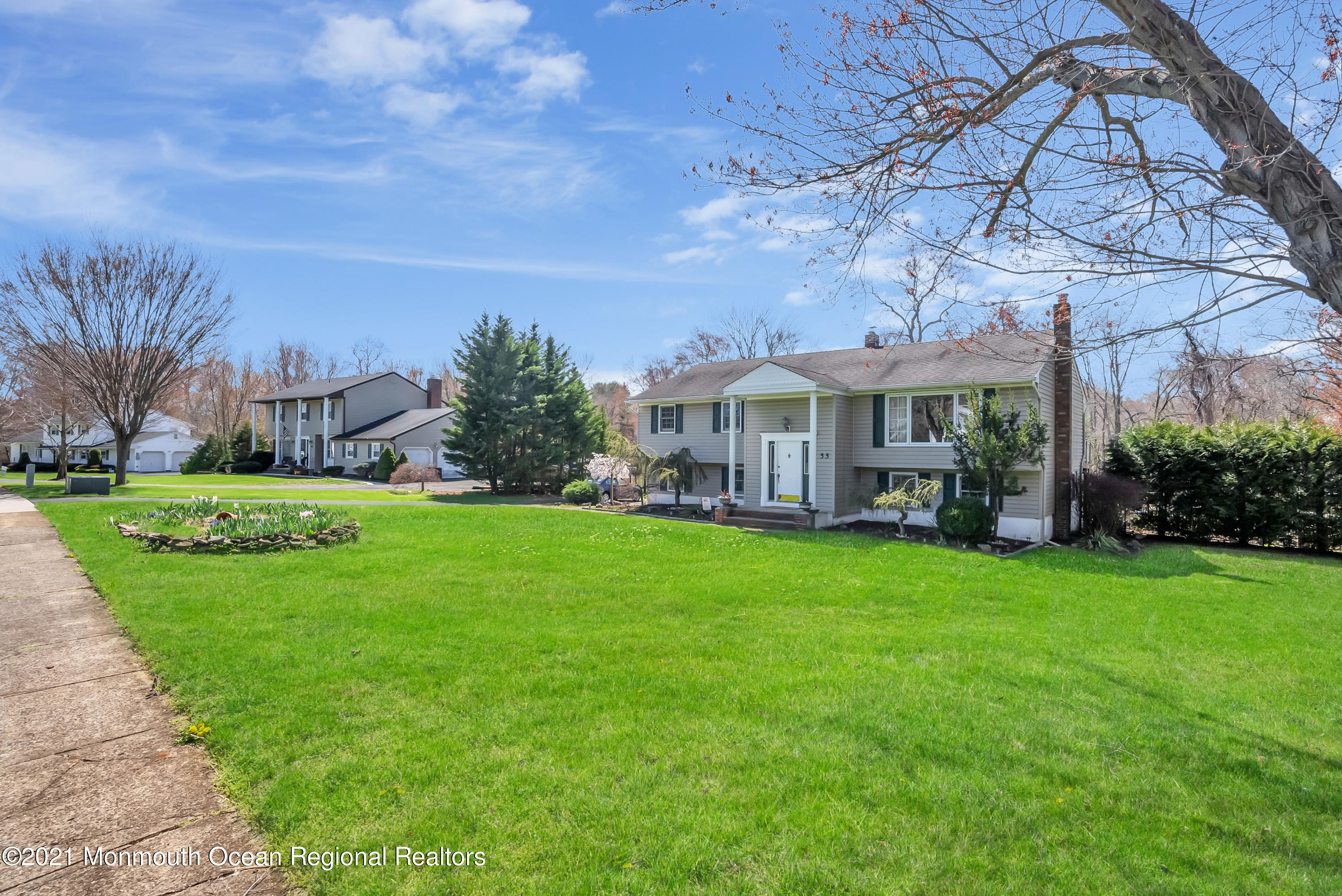 55 Glenbrook Road Freehold, NJ 07728 - Photo 1 of 57 004_mjb04725_1