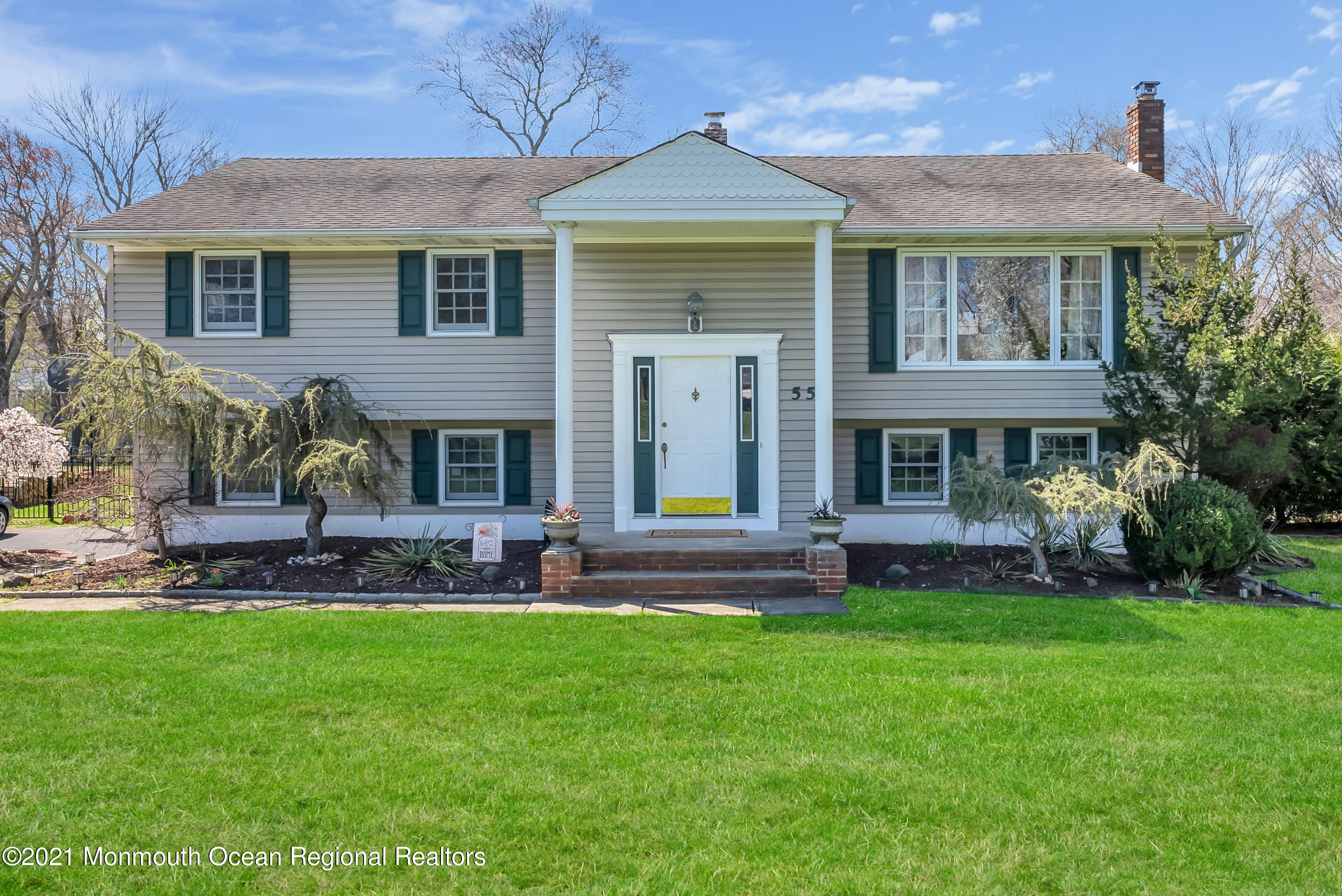 55 Glenbrook Road Freehold, NJ 07728 - Photo 4 of 57 012_mjb04525