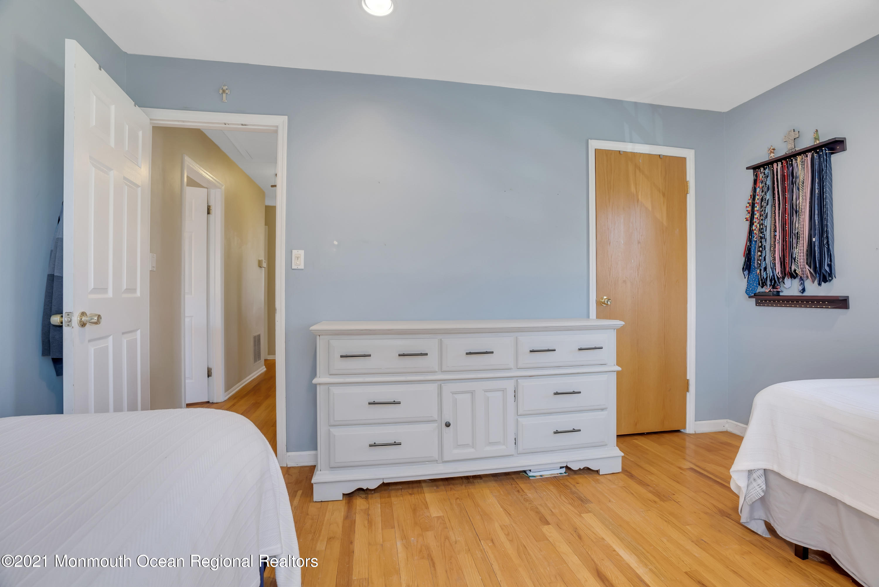 55 Glenbrook Road Freehold, NJ 07728 - Photo 35 of 57 024_mjb04440