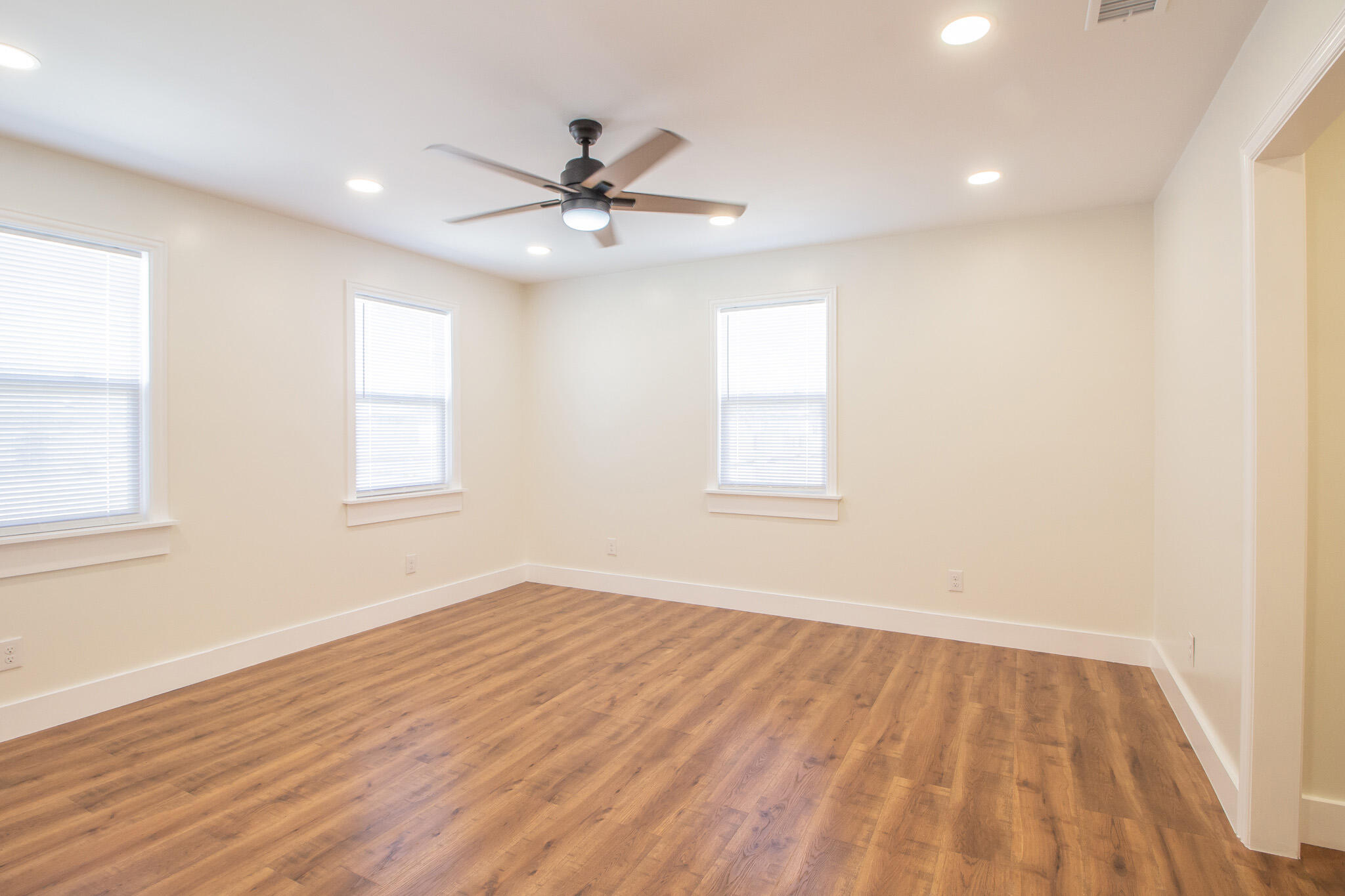 1030 South 16th Street Slaton, TX 79364 - Photo 8 of 25 IMG_7397