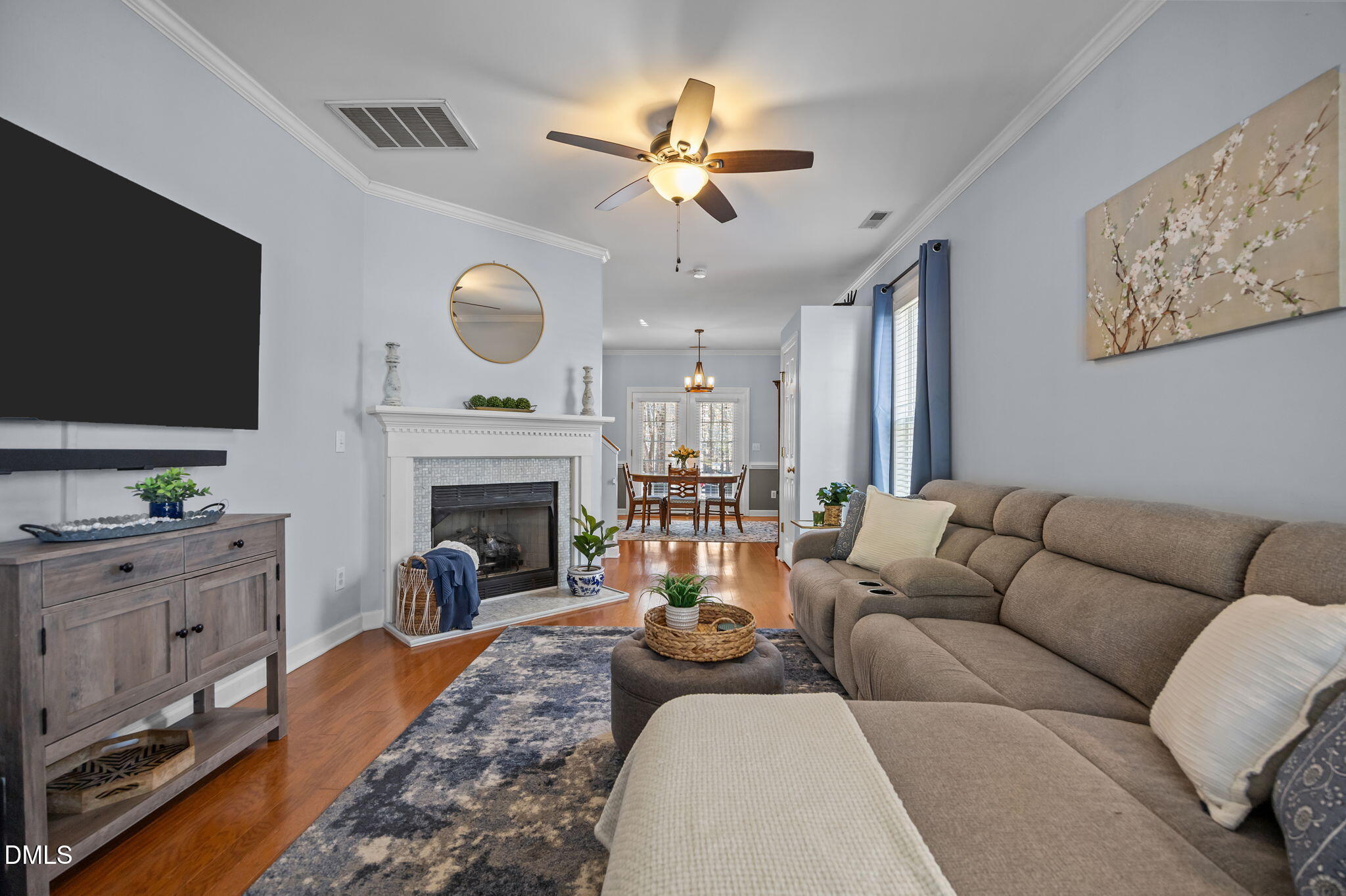 10817 Farmville Road Raleigh, NC 27614 - Photo 4 of 27 Living Room