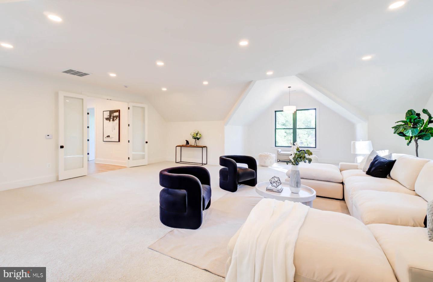 7102 Alger Road Falls Church, VA 22042 - Photo 22 of 30 Gallery Image 22