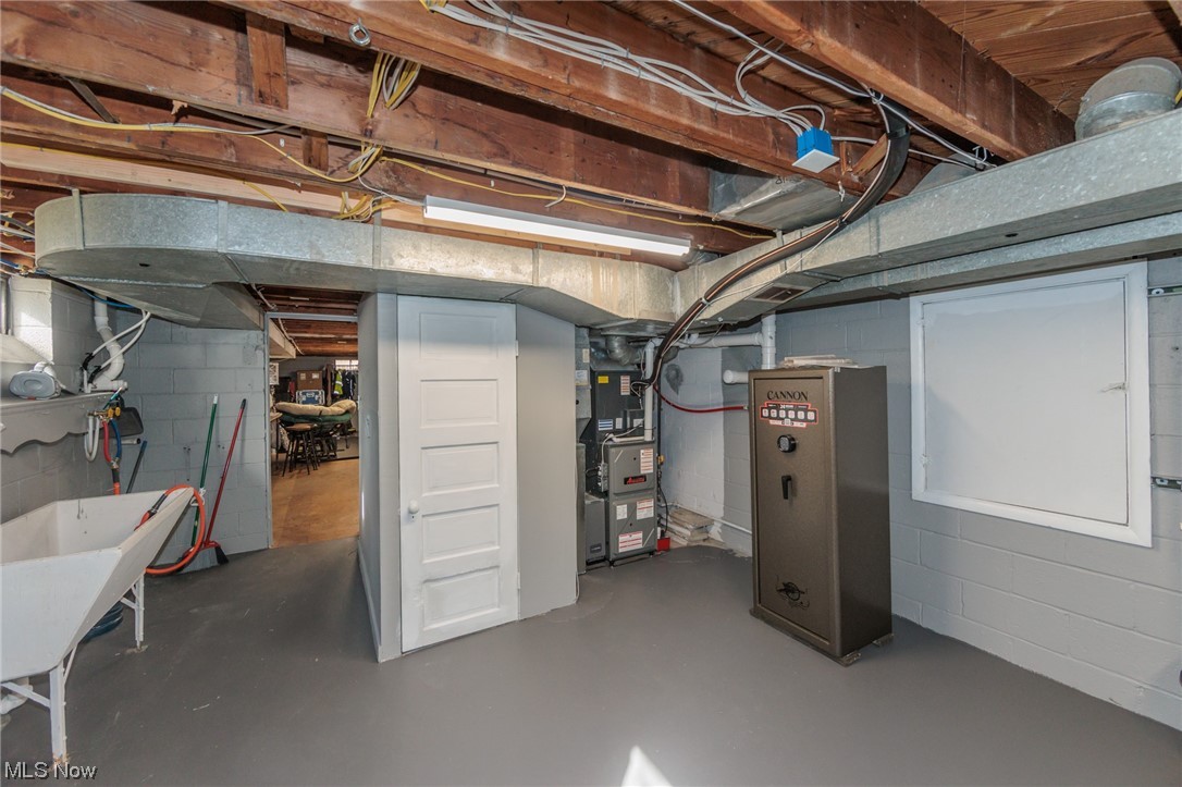 12273 Huffman Road Cleveland, OH 44130 - Photo 40 of 46 View of basement