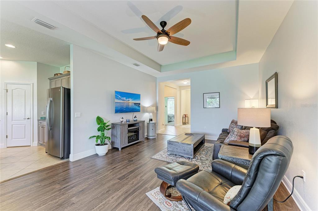 7750 Ridgelake Circle Bradenton, FL 34203 - Photo 19 of 40