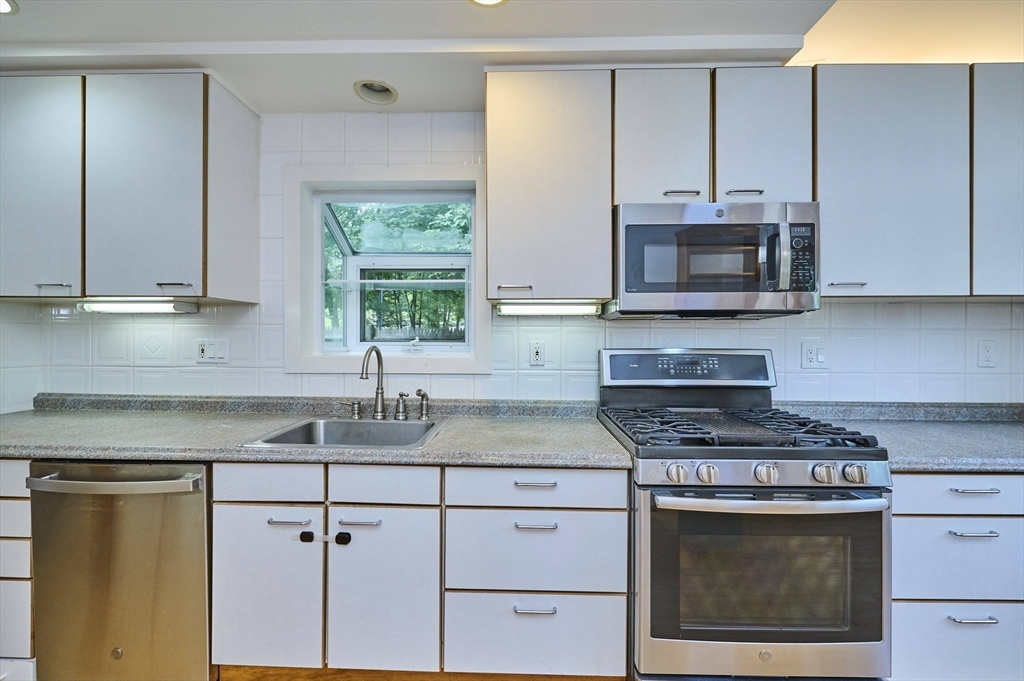 419 Pond Street Boston, MA 02130 - Photo 12 of 35 Gallery Image 12