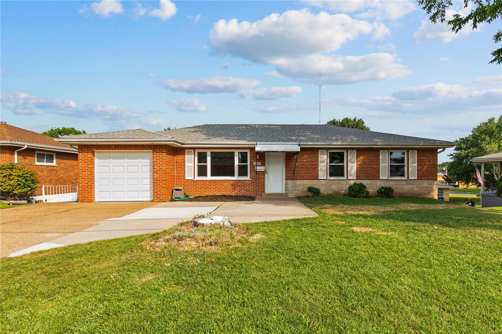 1730 Union Road St. Louis, MO 63125 - Photo 1 of 20 Gallery Image 1