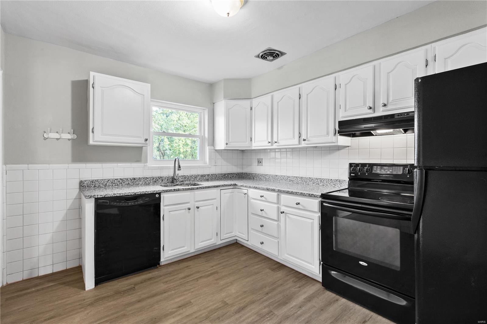 1730 Union Road St. Louis, MO 63125 - Photo 2 of 20 Gallery Image 2