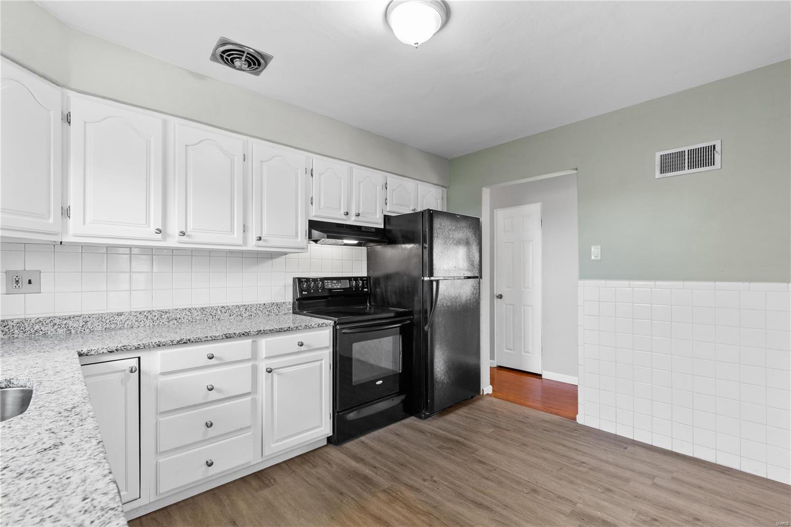 1730 Union Road St. Louis, MO 63125 - Photo 3 of 20 Gallery Image 3