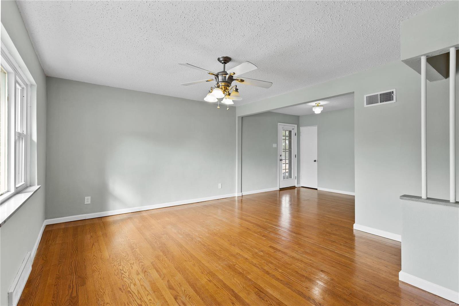 1730 Union Road St. Louis, MO 63125 - Photo 4 of 20 Gallery Image 4