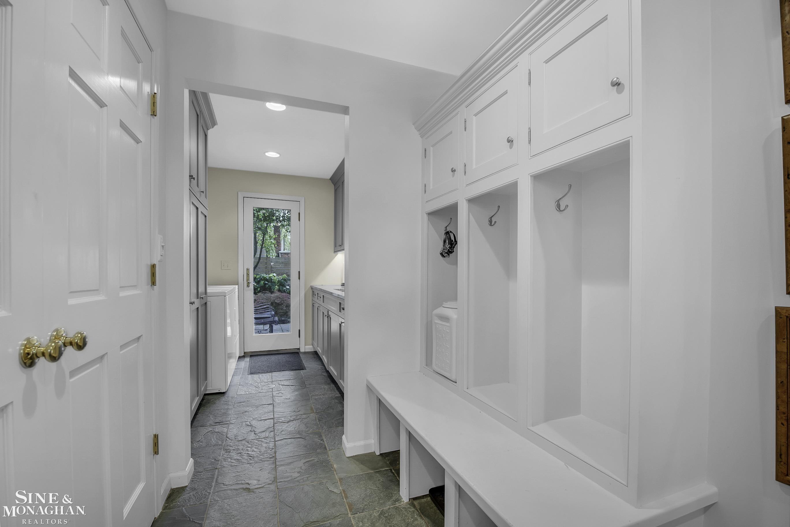 1042 Bishop Road Grosse Pointe, MI 48230 - Photo 21 of 53 50123710-20.JPG
