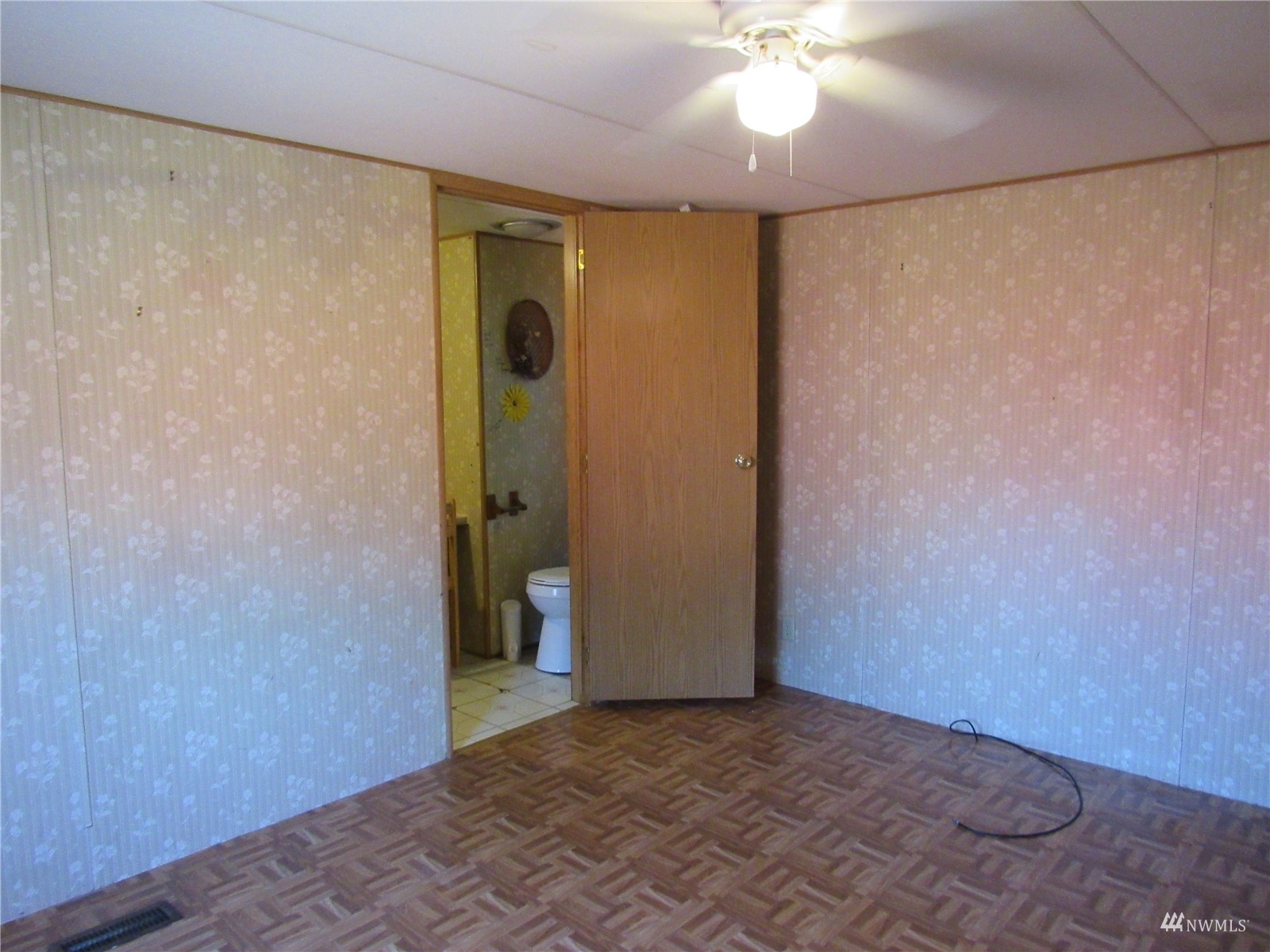 1121 Curtis Street, Unit 18 Sedro-Woolley, WA 98284 - Photo 12 of 20 a view of a bathroom with a shower