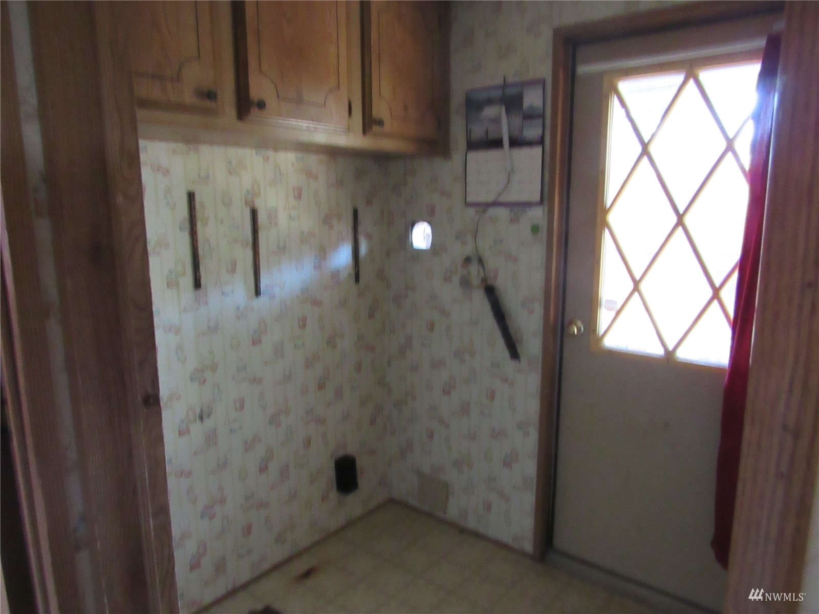 1121 Curtis Street, Unit 18 Sedro-Woolley, WA 98284 - Photo 20 of 20 a view of livingroom with window