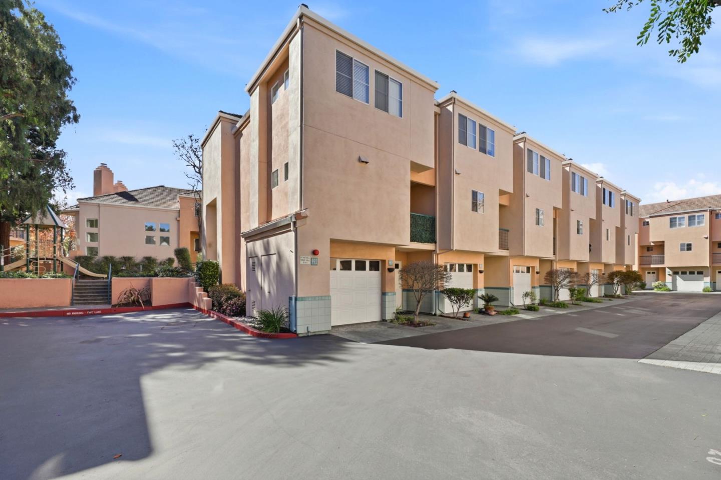 992 Alpine Terrace, Unit 6 Sunnyvale, CA 94086 - Photo 2 of 37